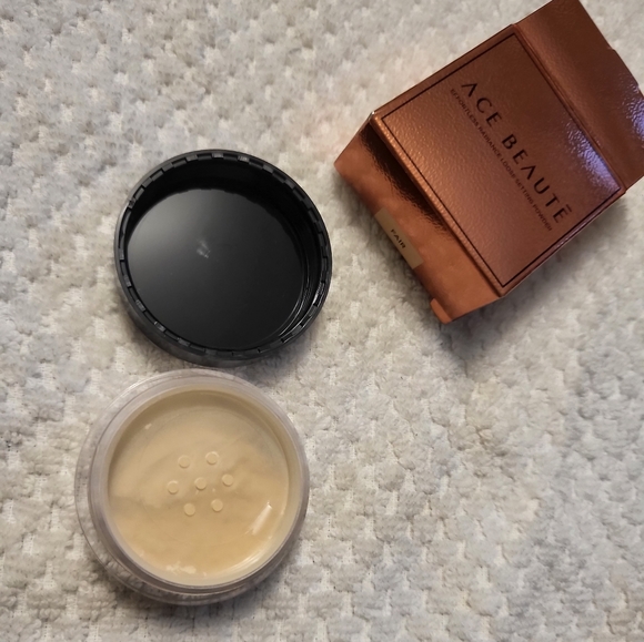 Ace Beaute setting powder - Picture 3 of 3